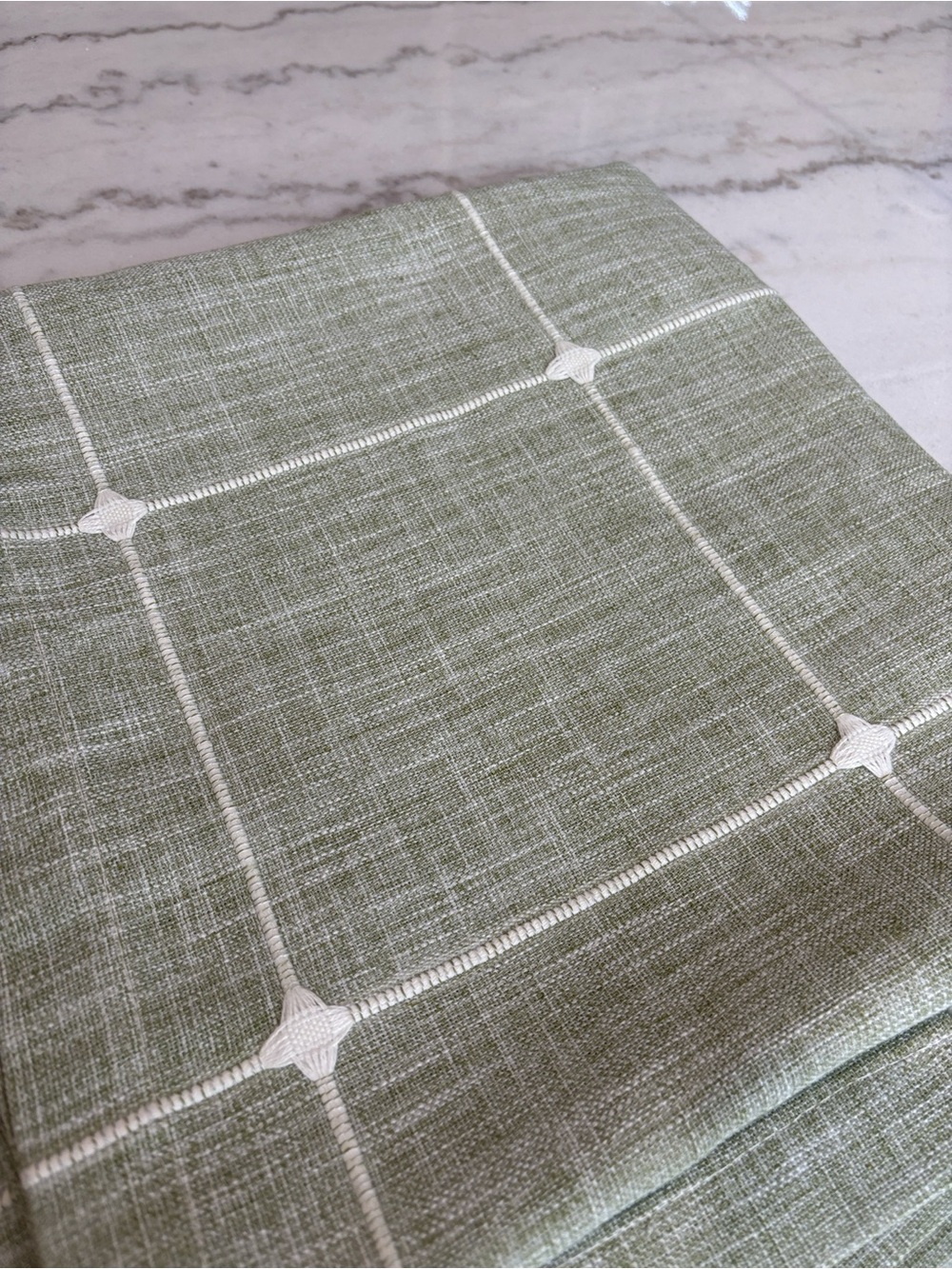 NWOT -Grid Embroidered Tablecloth